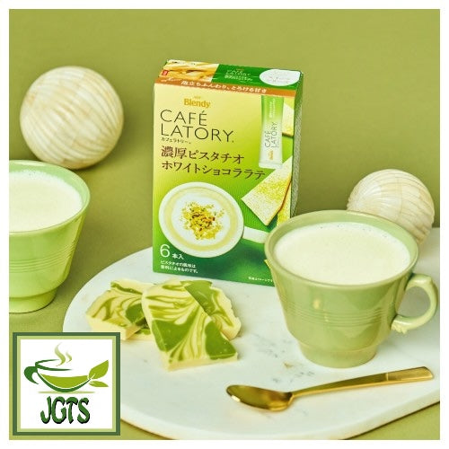 (AGF) Blendy Cafe Latory Rich Pistachio White Chocolate Latte Package and brewed in cup